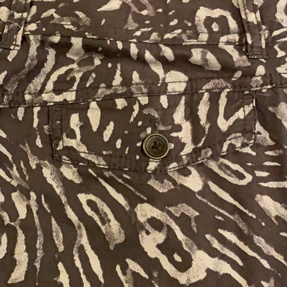 LOFT ANIMAL PRINT SKIRT - Picture 3 of 3